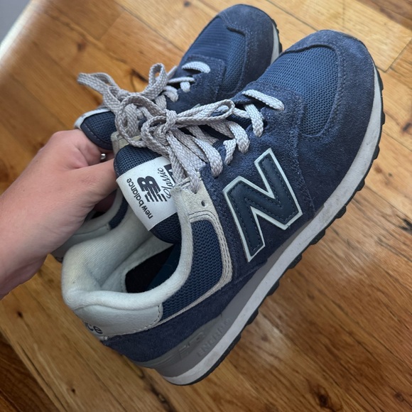 New Balance 574 - Picture 2 of 4
